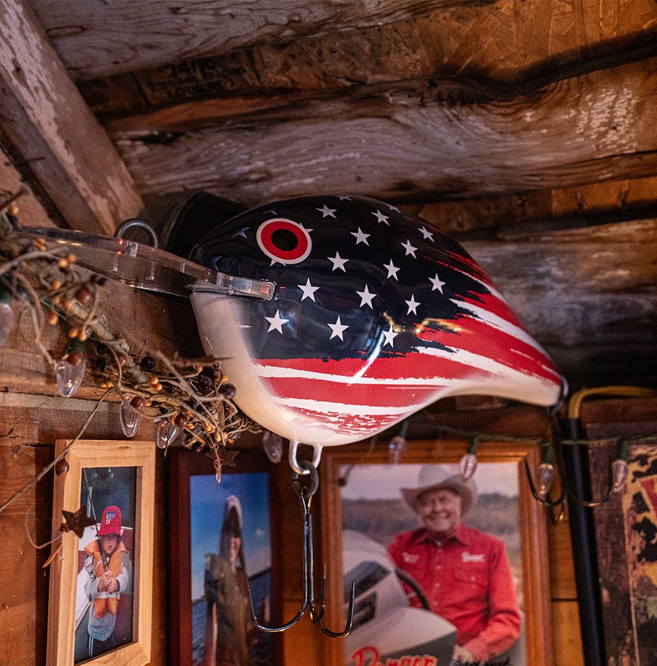 24" Giant DT US Flag Lure