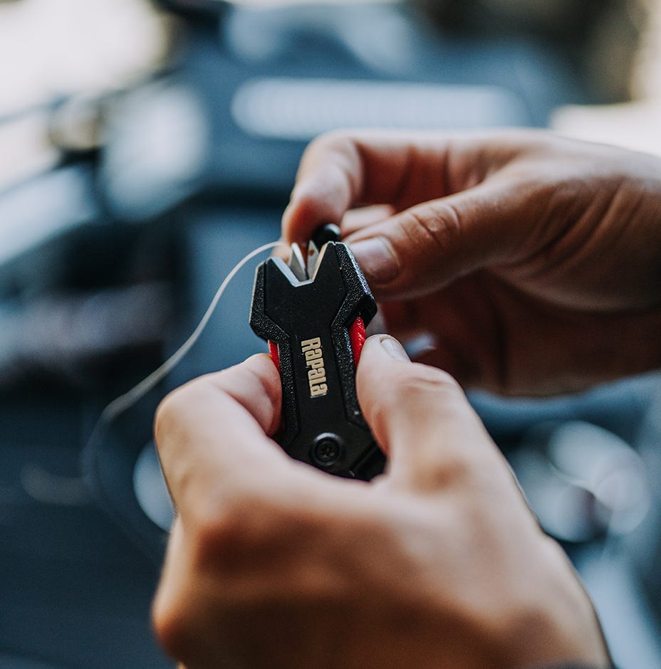 Retractable Line Scissor