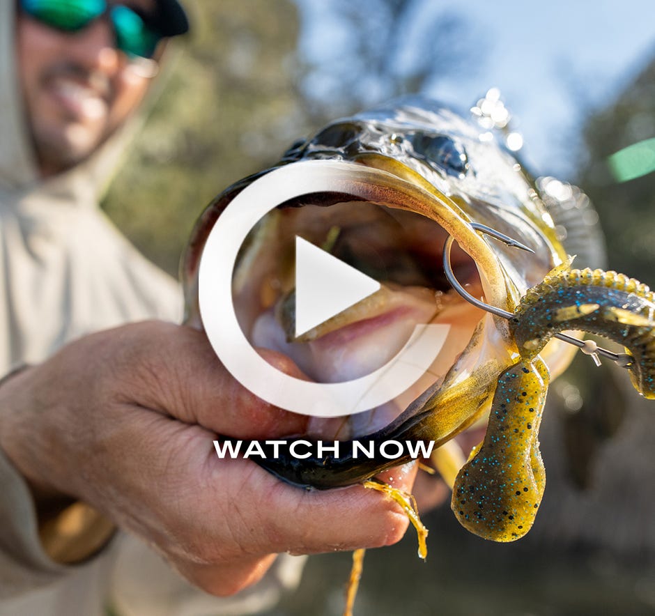 Fall largemouth bass tactics for northern natural lakes